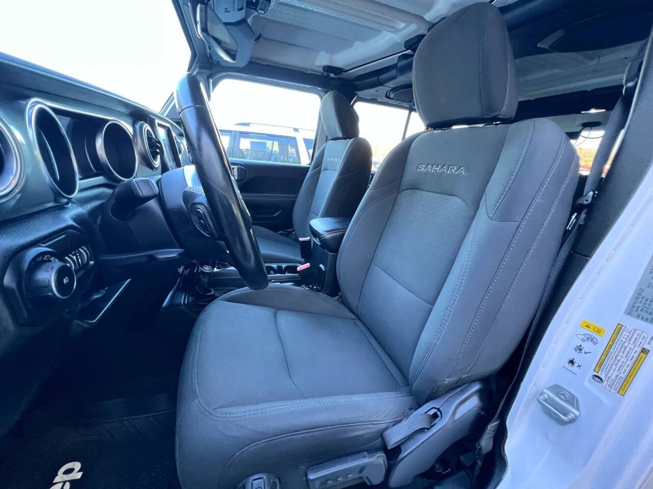 Used 2020 Jeep Wrangler Unlimited Sahara w/ Uconnect 4C Nav & Sound Group AWD/4WD image 11