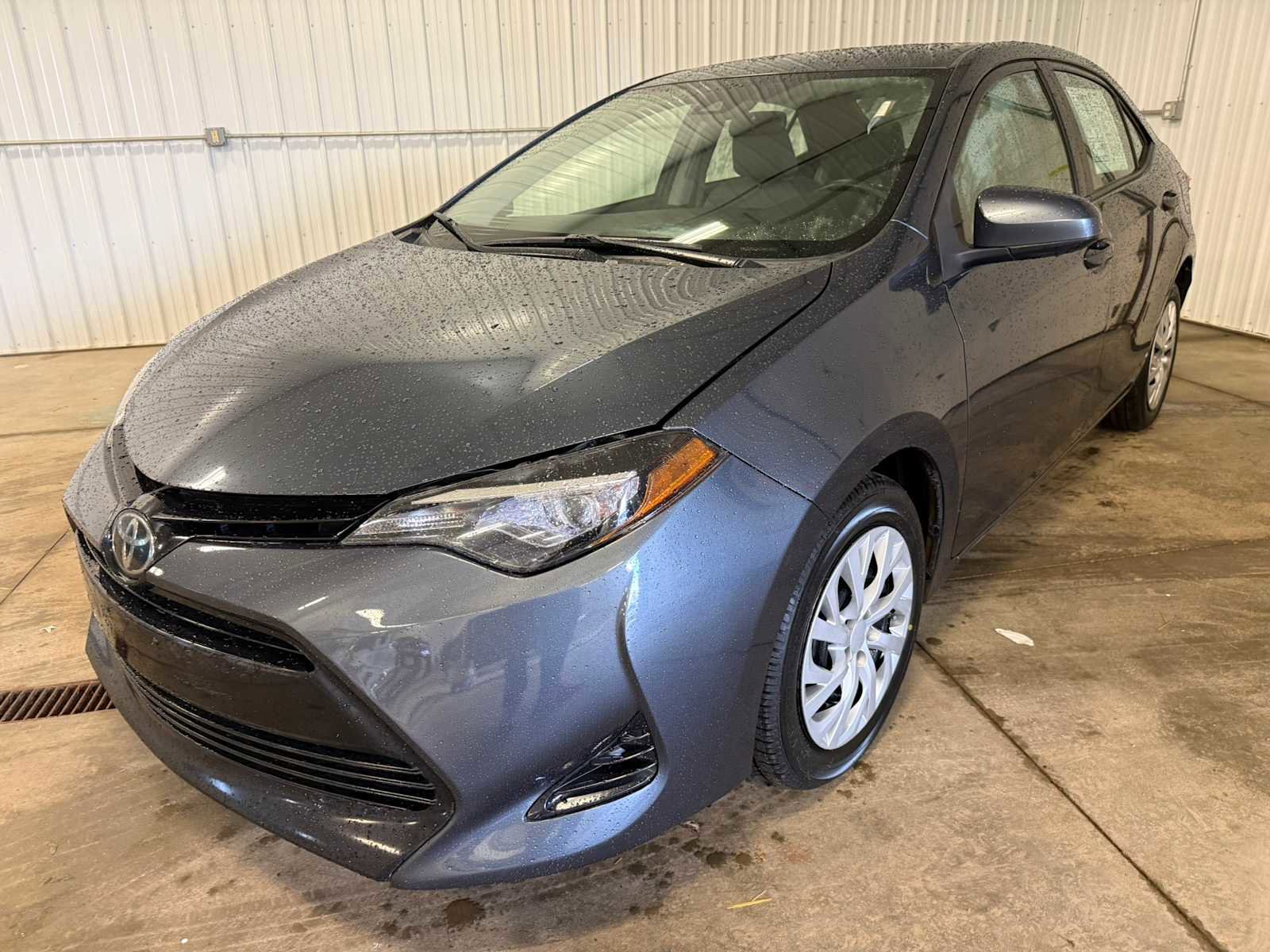 Used 2017 Toyota Corolla LE FWD image 6