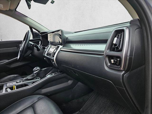 Used 2021 Kia Sorento S w/ Panoramic Sunroof Package AWD/4WD image 18