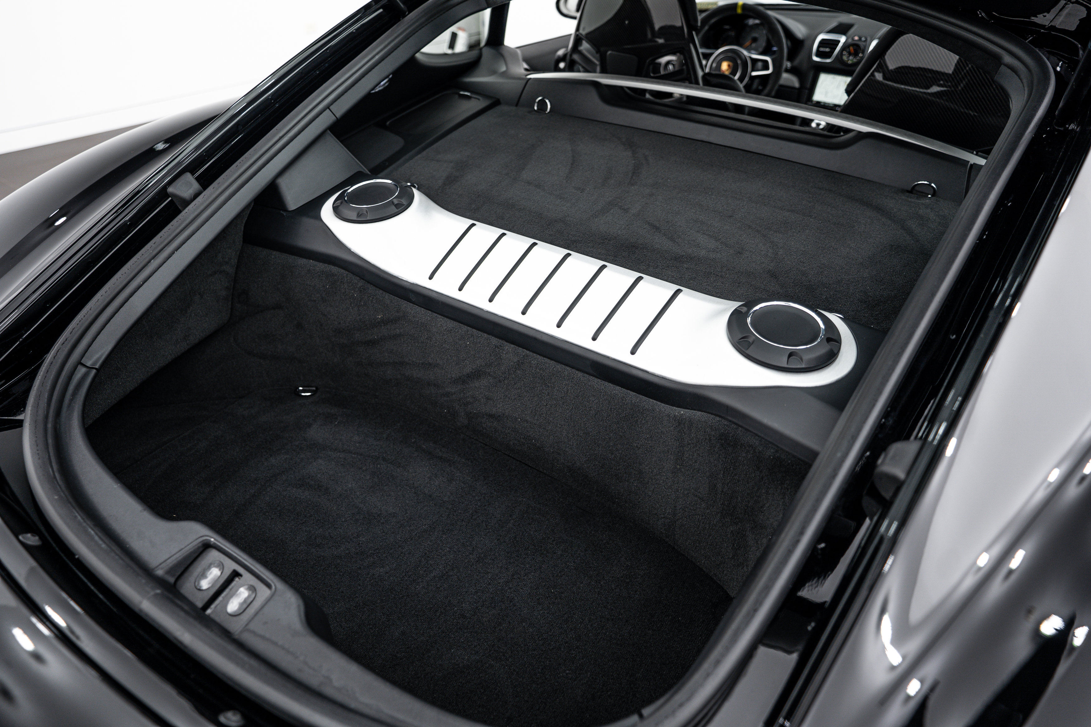 Certified 2016 Porsche Cayman GT4 RWD image 24