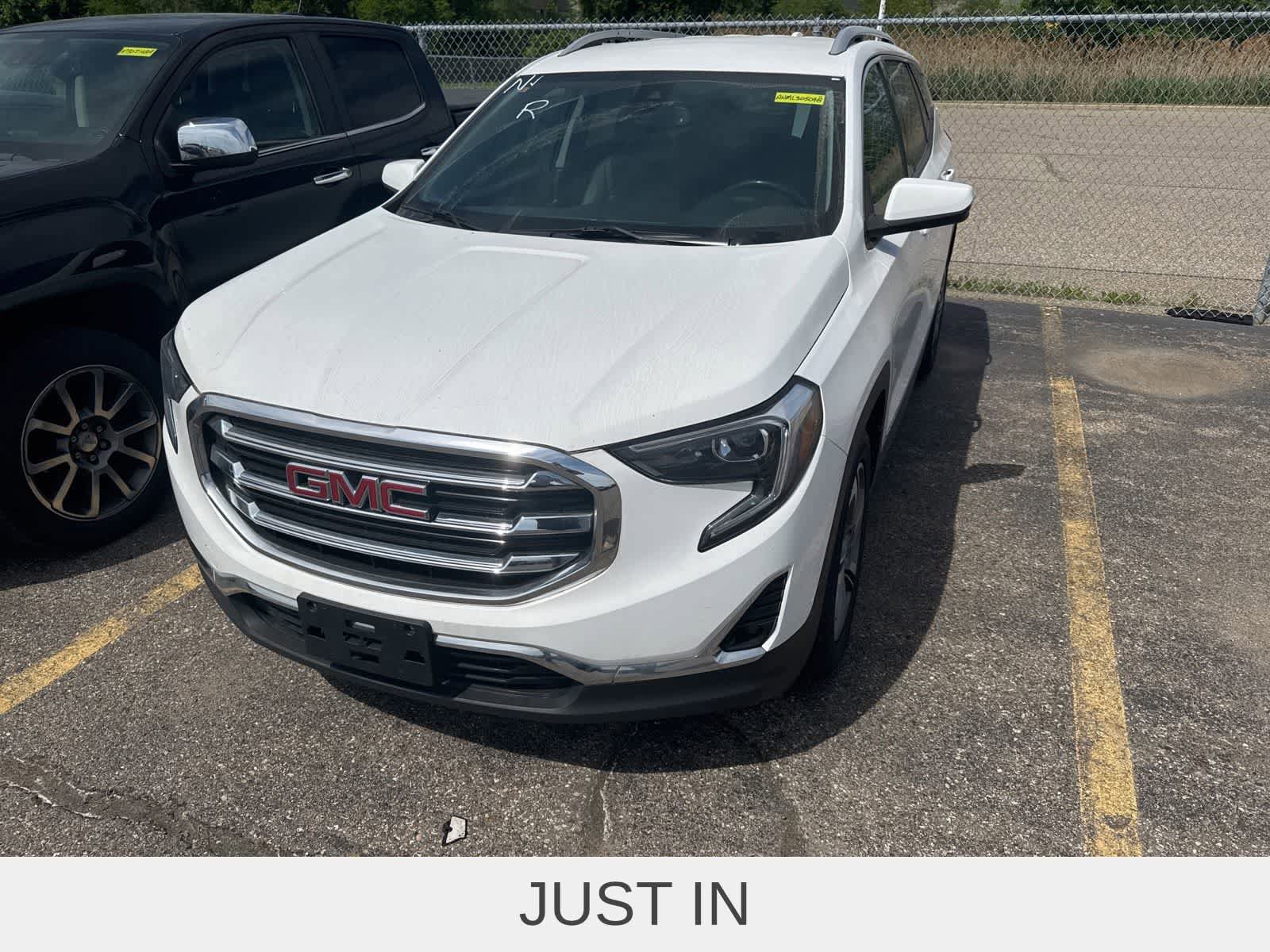 Used 2021 GMC Terrain SLT FWD image 1