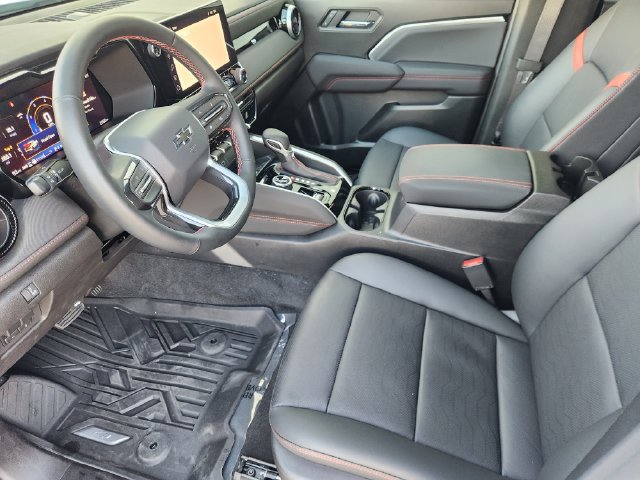 Used 2026 Chevrolet Colorado Z71 w/ Technology Package AWD/4WD image 4