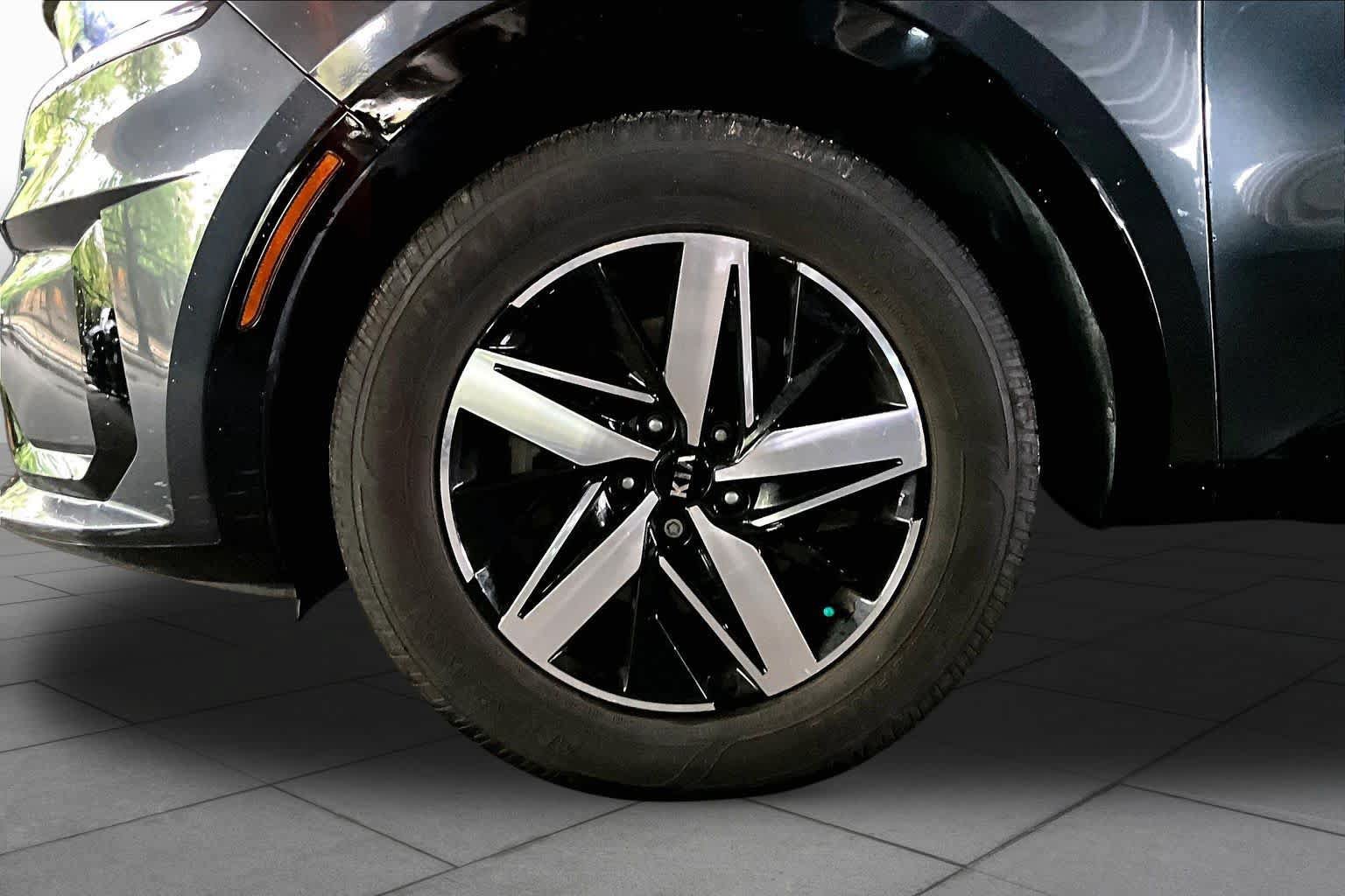 Used 2021 Kia Sorento S FWD image 10