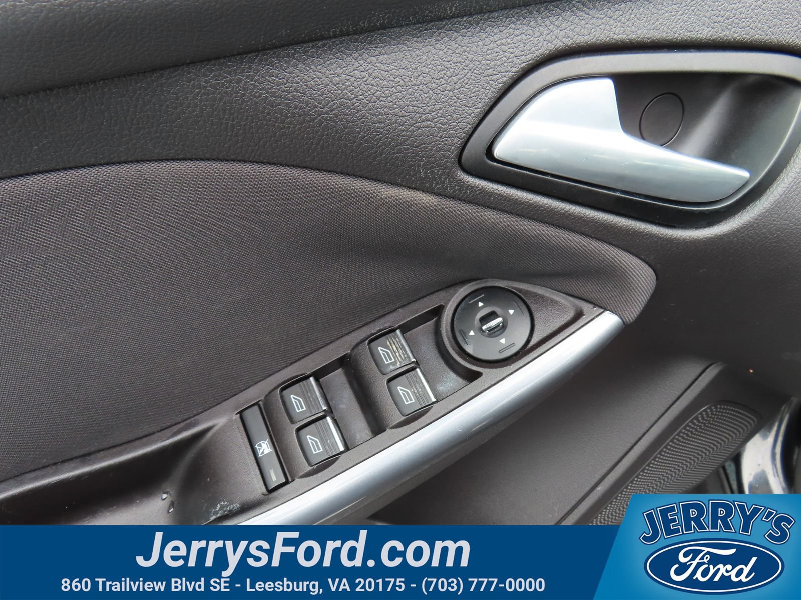 Used 2012 Ford Focus Titanium FWD image 13