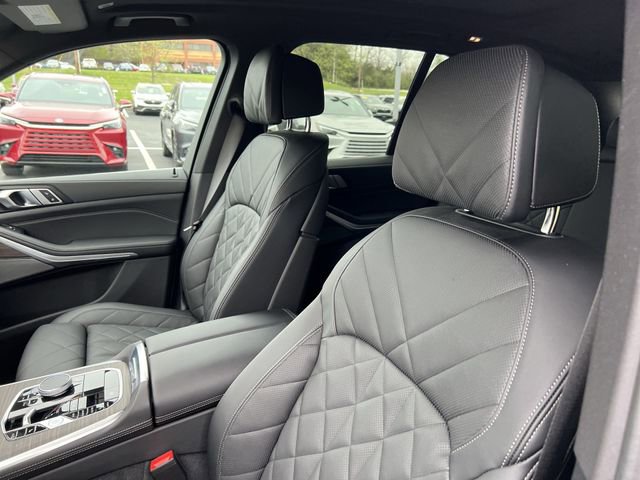 Used 2024 BMW X5 xDrive40i w/ Premium Package image 9