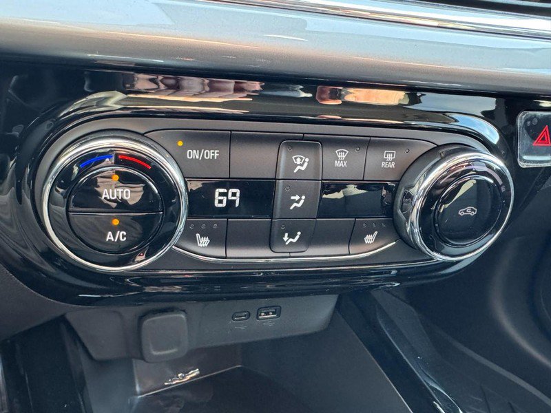 New 2026 Chevrolet Trax LT w/ Driver Confidence Package image 12