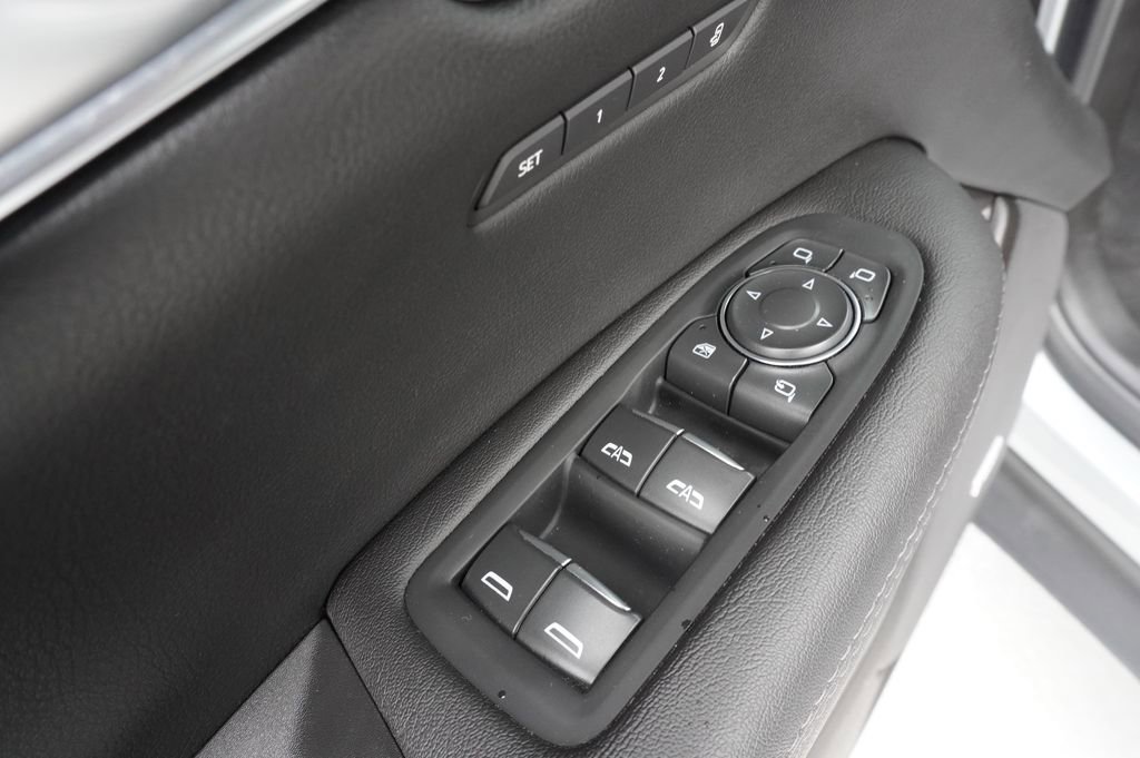 Certified 2025 Cadillac XT5 Premium Luxury image 16