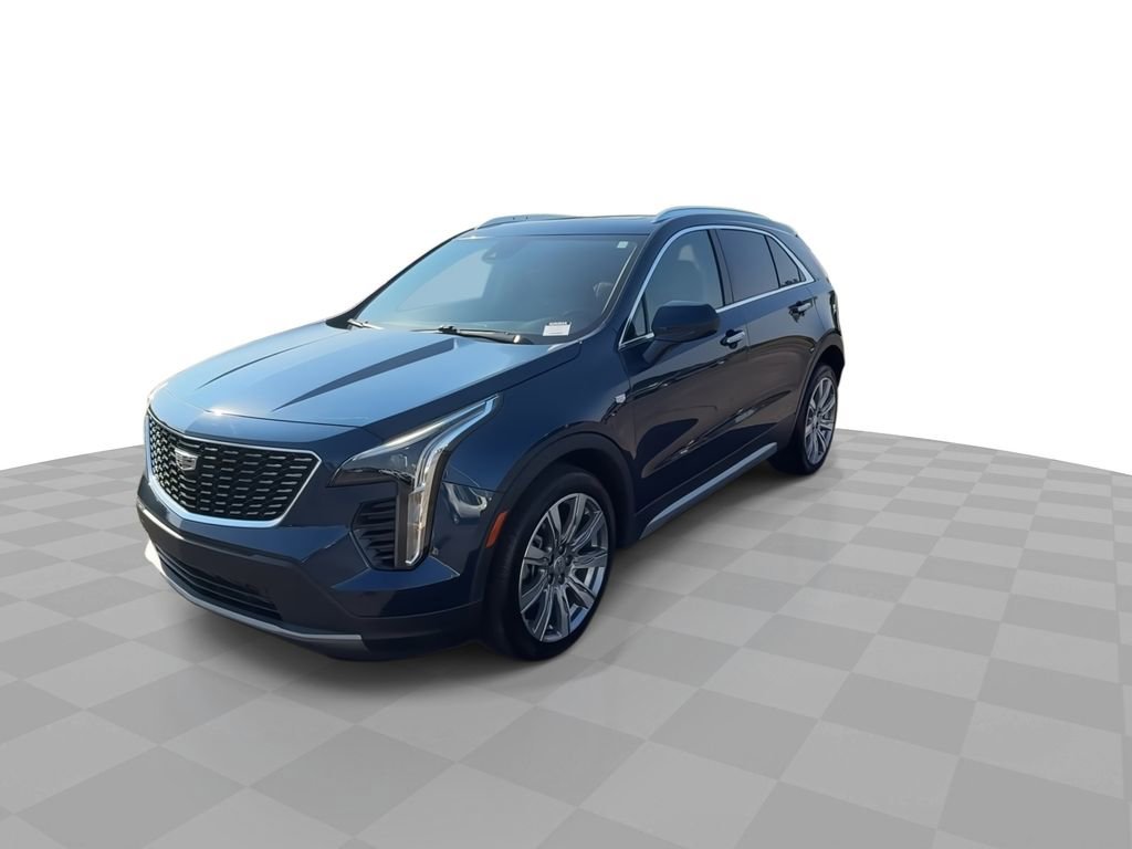 Certified 2020 Cadillac XT4 Premium Luxury FWD image 3