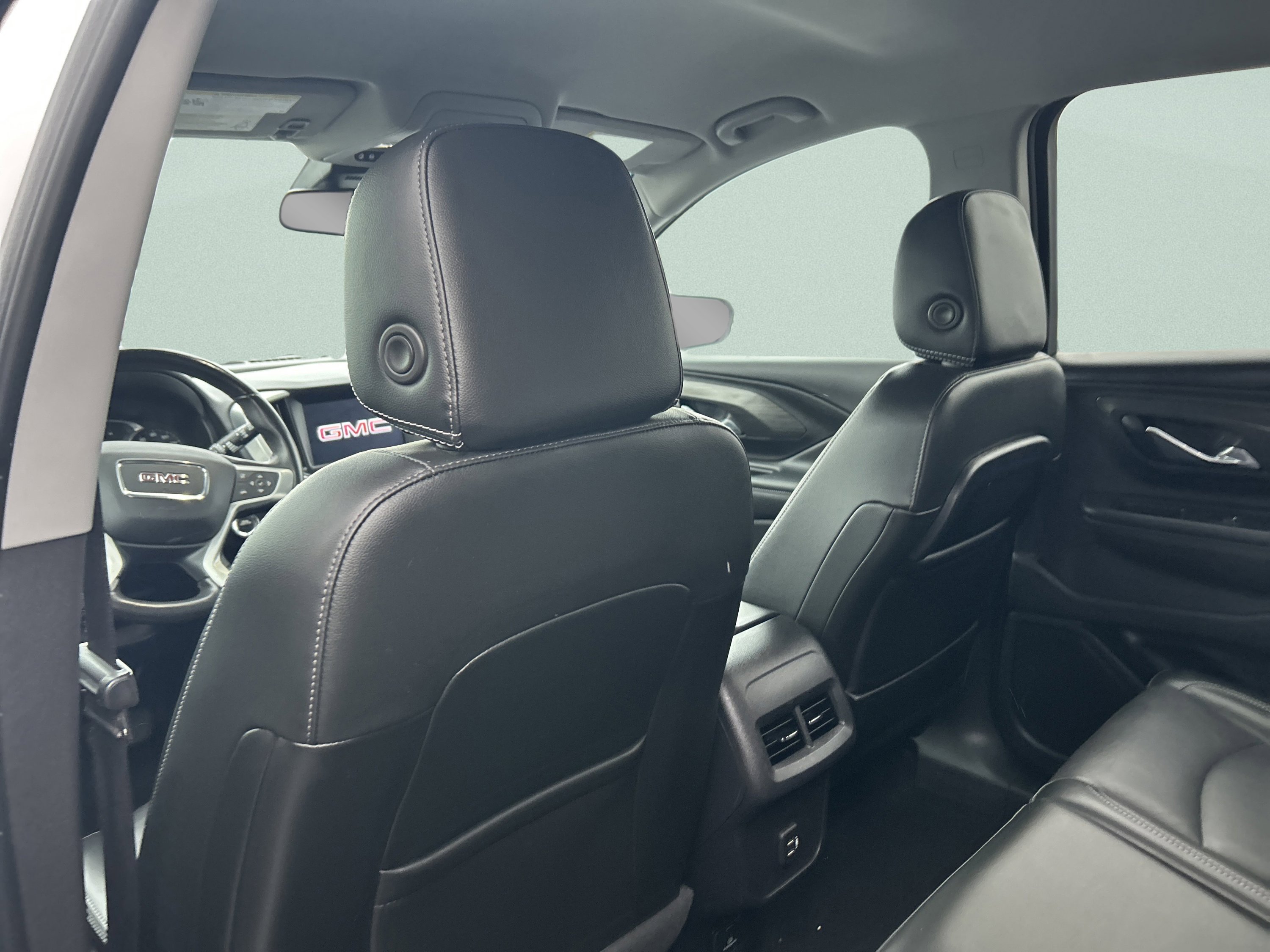 Used 2022 GMC Terrain SLT image 16