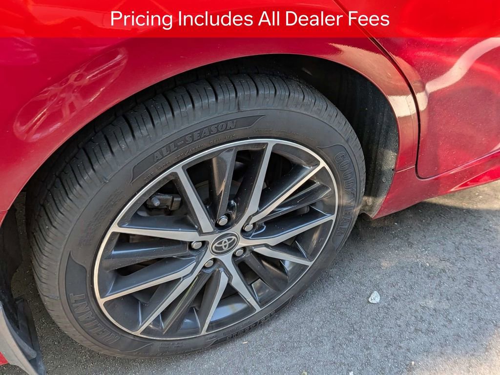 Used 2021 Toyota Camry SE w/ Convenience Package FWD image 9