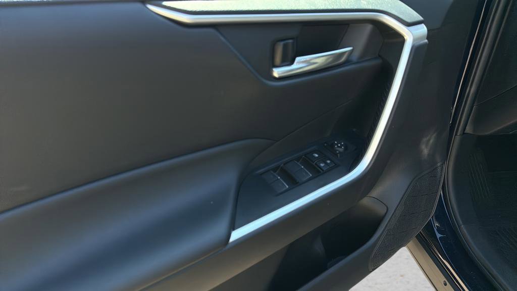 Used 2023 Toyota RAV4 XLE image 9