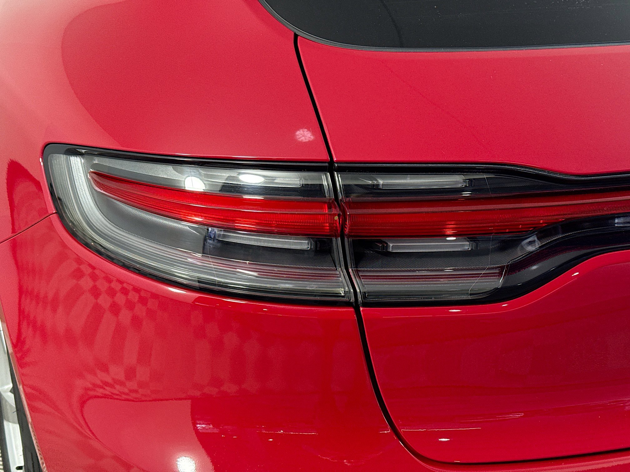 Used 2021 Porsche Macan image 34