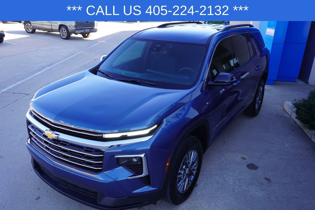Used 2025 Chevrolet Traverse LT image 14