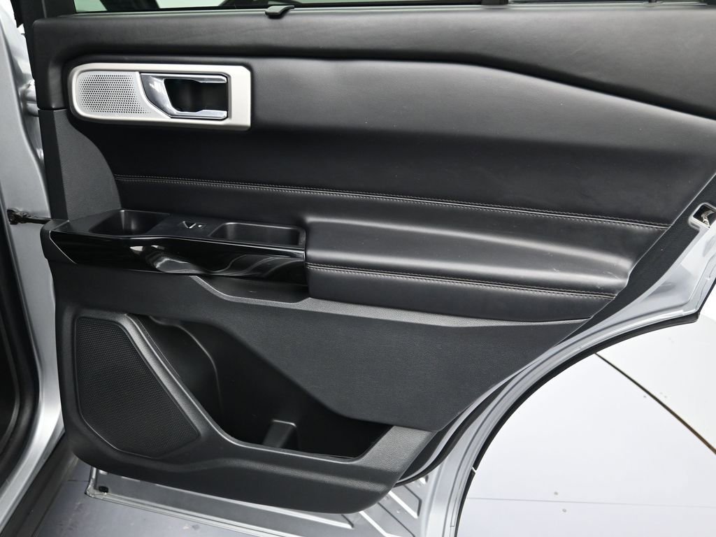 Used 2021 Ford Explorer Platinum w/ Equipment Group 601A image 34