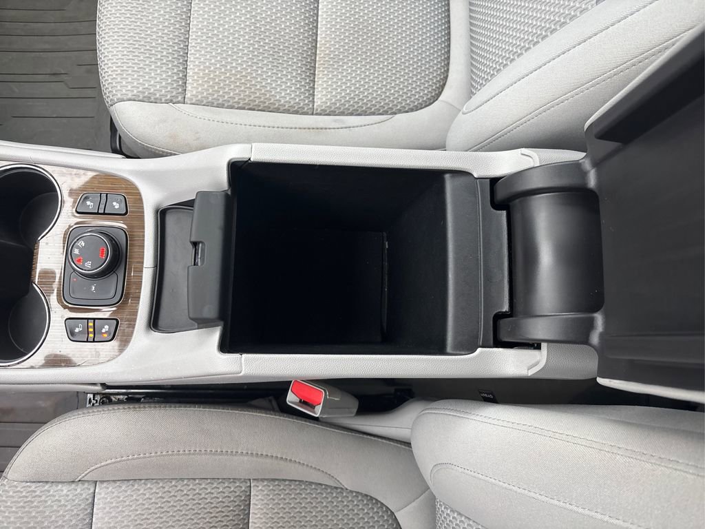 Used 2023 GMC Acadia SLE w/ Driver Convenience Package image 21