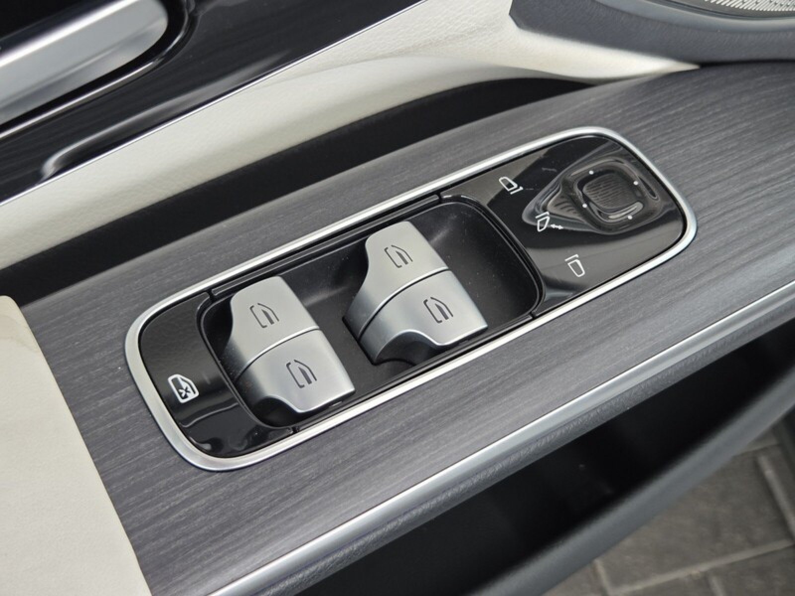 Certified 2024 Mercedes-Benz EQS 580 4MATIC Sedan image 24