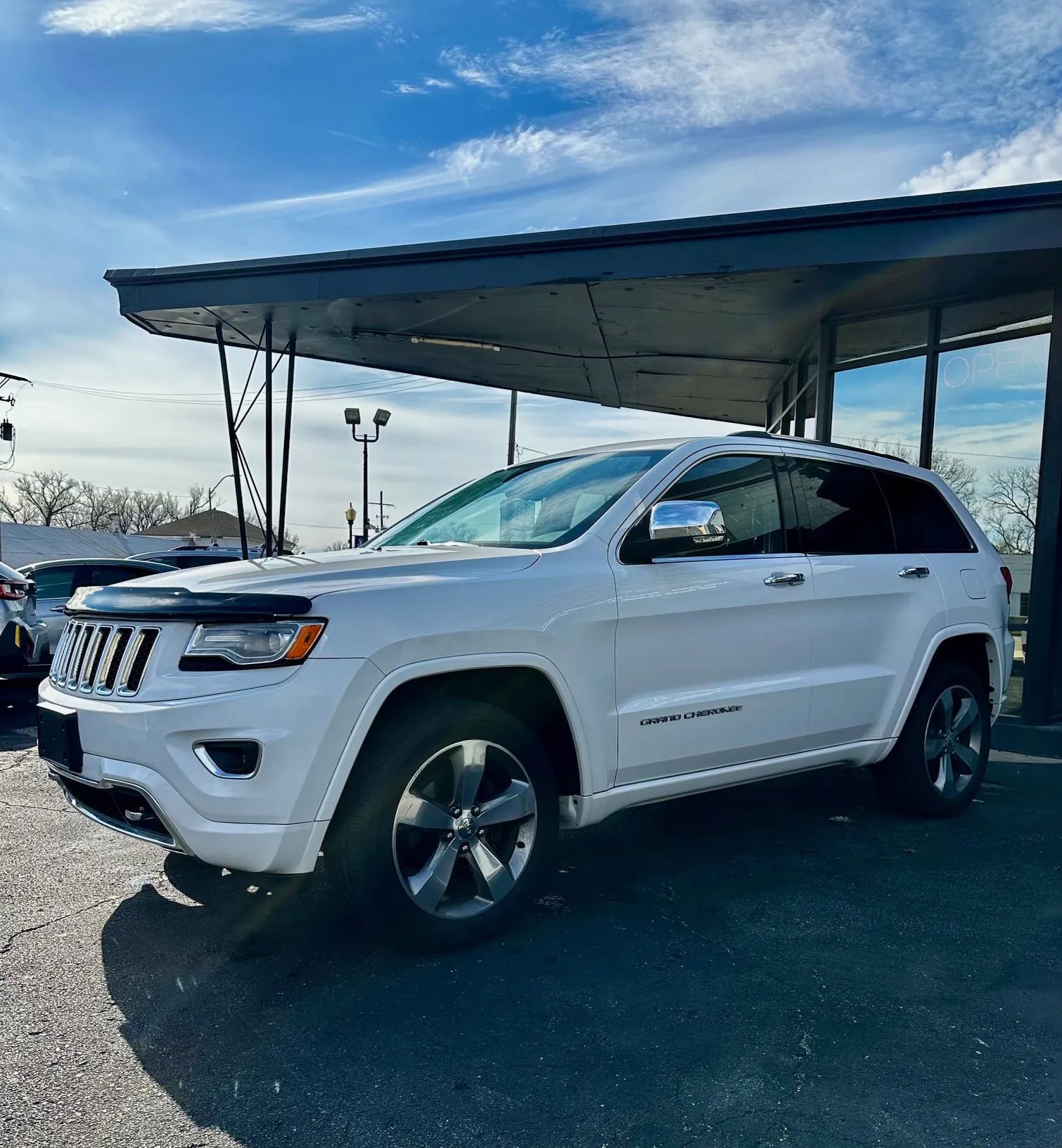 Used 2015 Jeep Grand Cherokee Overland image 3