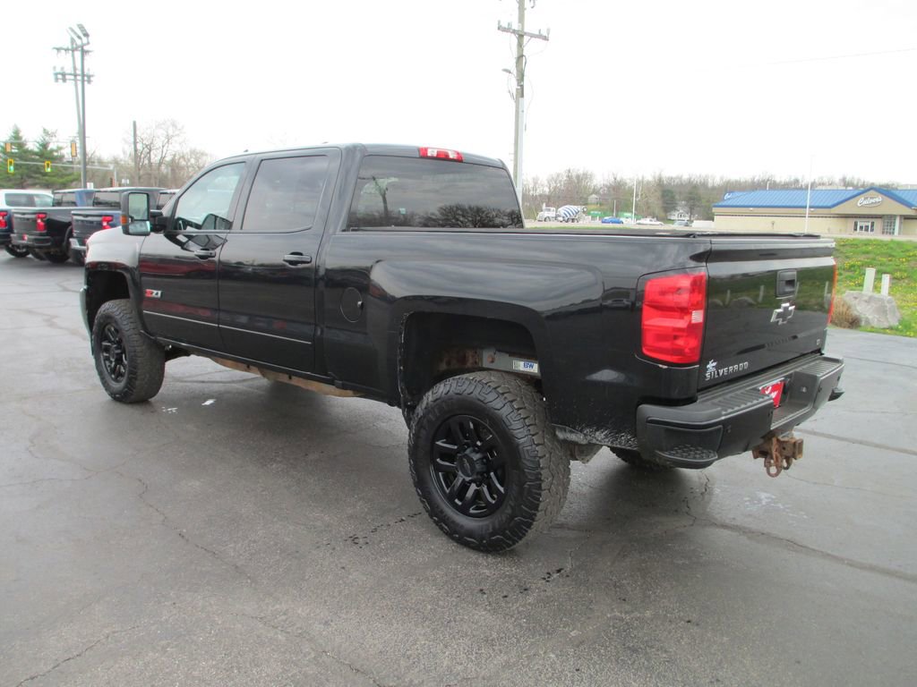 Used 2018 Chevrolet Silverado 2500 LT w/ Midnight Edition image 10