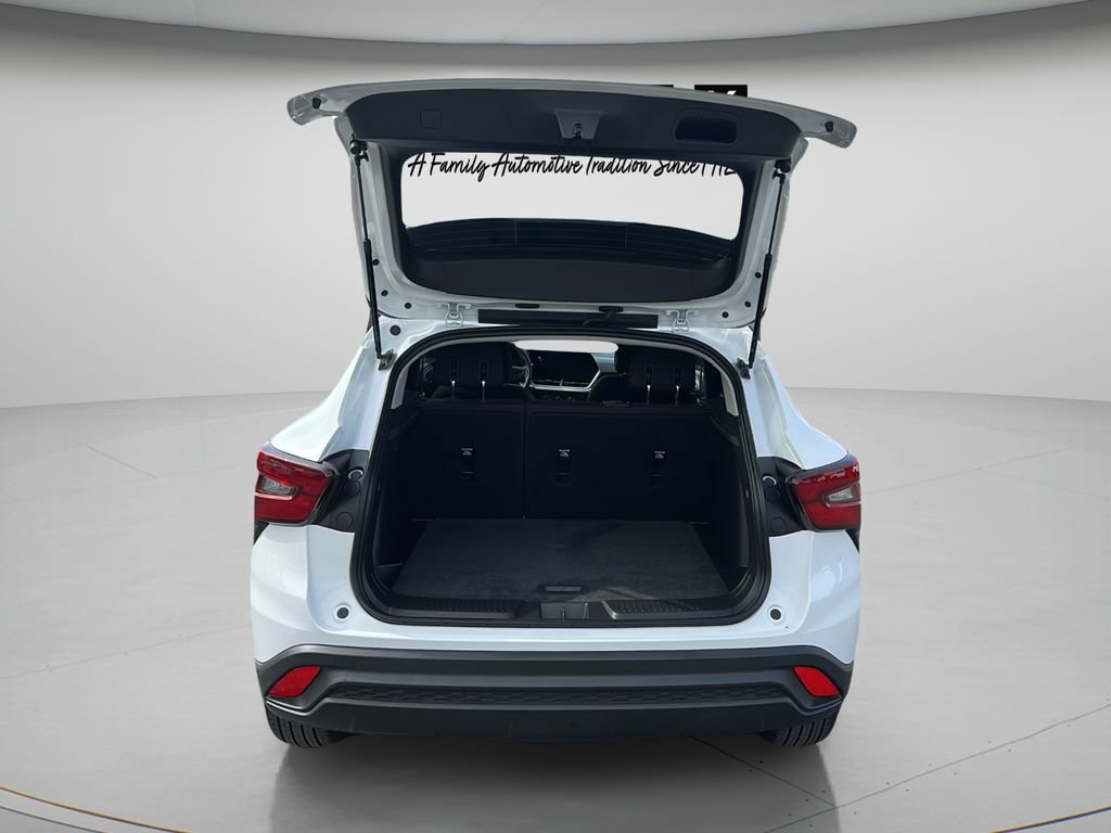 Used 2025 Chevrolet Trax LS FWD image 19
