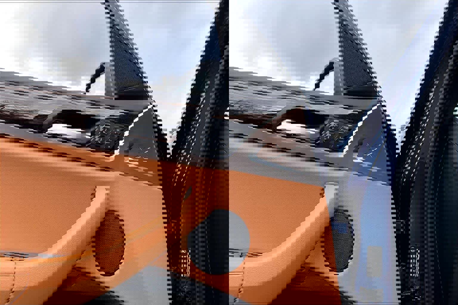 Used 2025 BMW X4 xDrive30i image 36