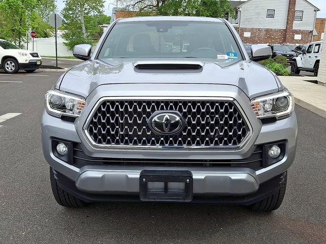 Used 2018 Toyota Tacoma TRD Sport AWD/4WD image 2