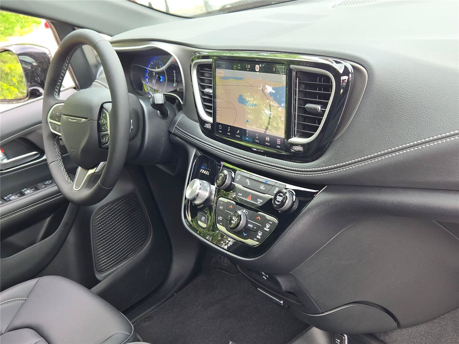 New 2027 Chrysler Pacifica Select FWD image 6