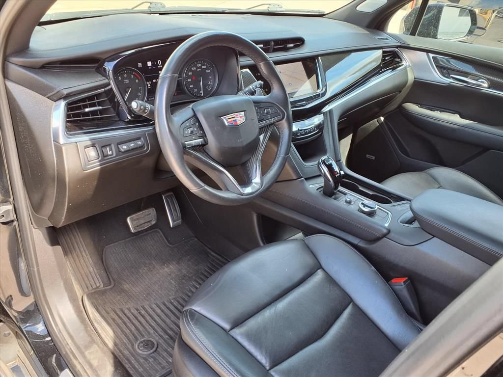 Used 2023 Cadillac XT6 Sport w/ Technology Package AWD/4WD image 12