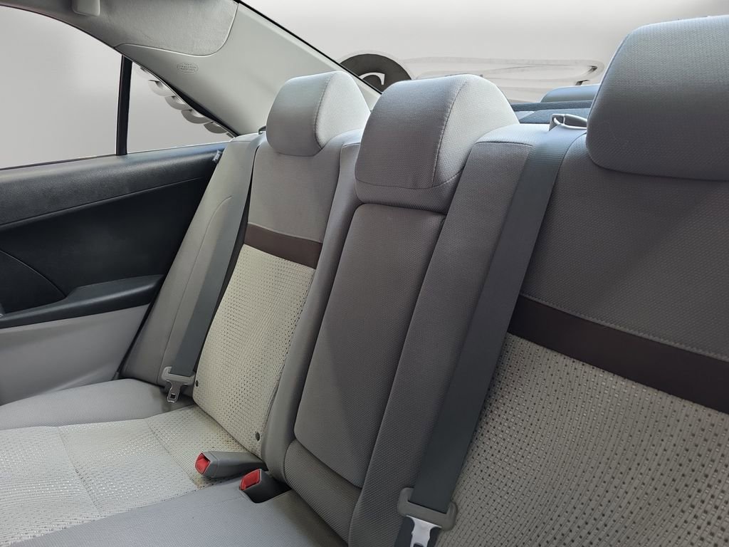 Used 2012 Toyota Camry LE FWD image 25