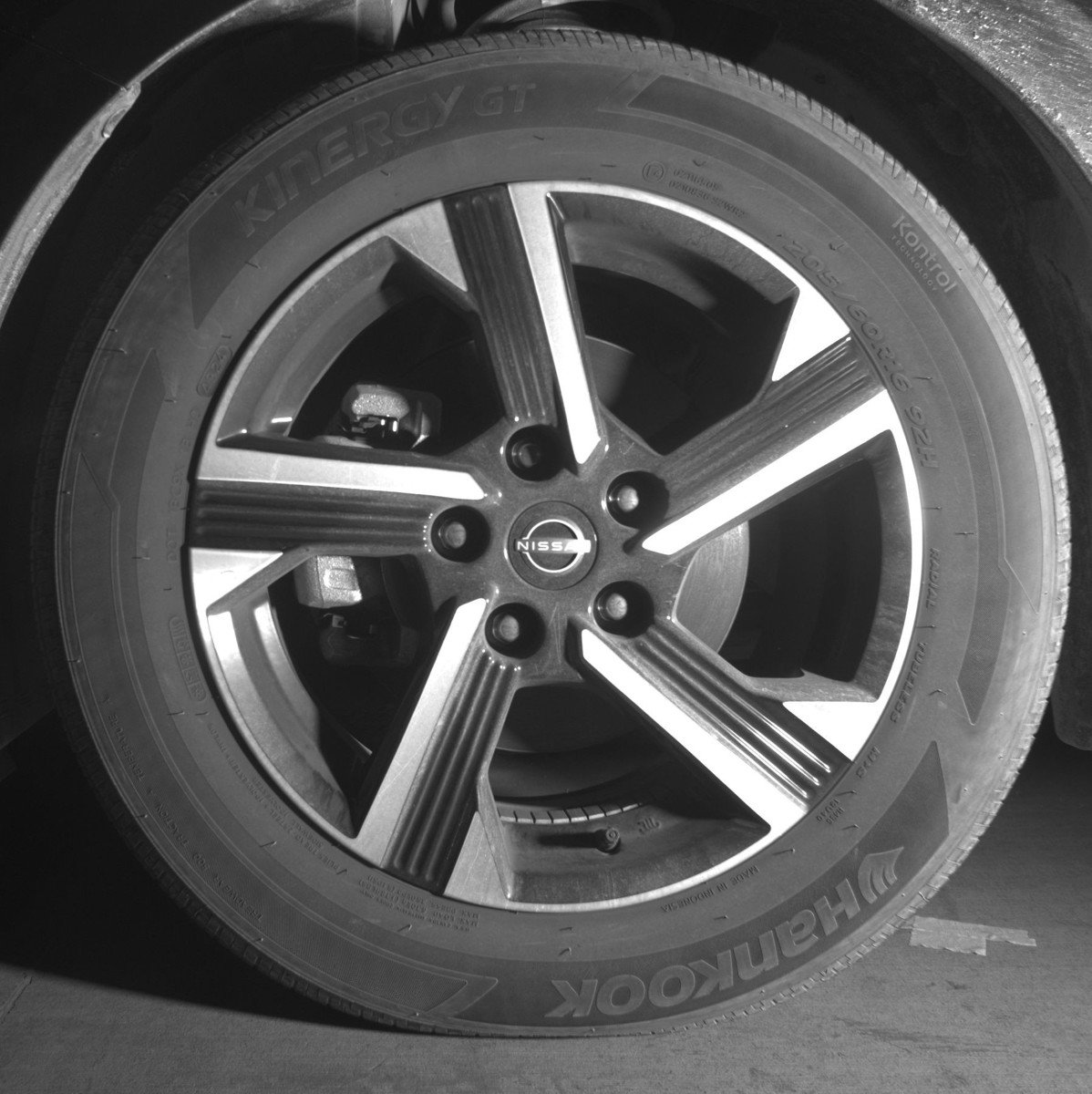 Used 2025 Nissan Sentra SV image 12