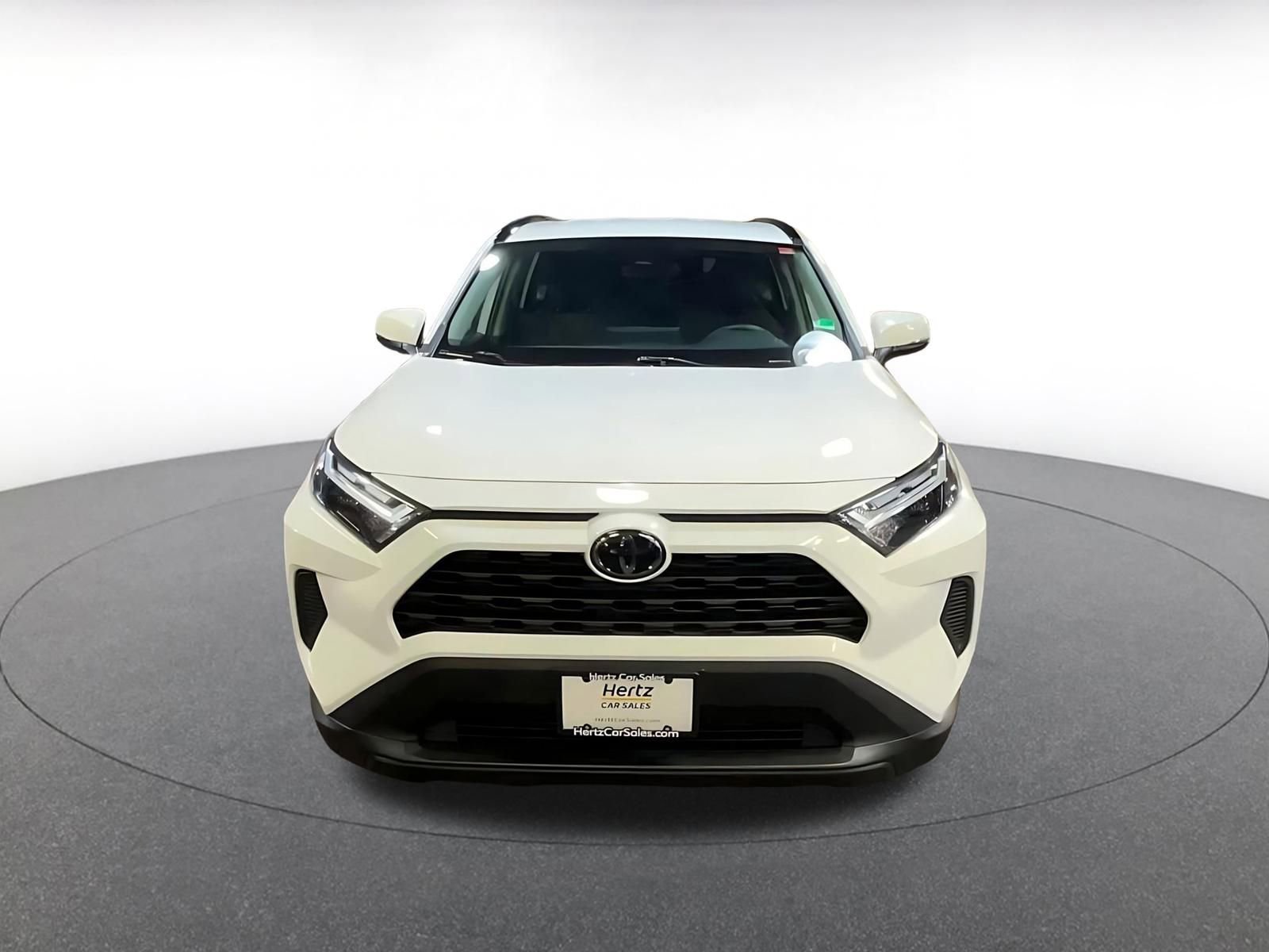 Used 2025 Toyota RAV4 XLE image 4