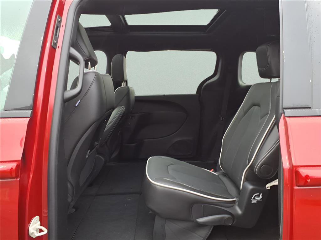 New 2026 Chrysler Pacifica Limited w/ S Appearance Package image 11