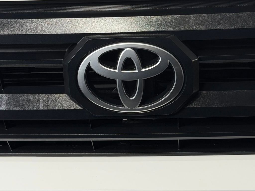 Used 2025 Toyota Tacoma SR5 AWD/4WD image 14
