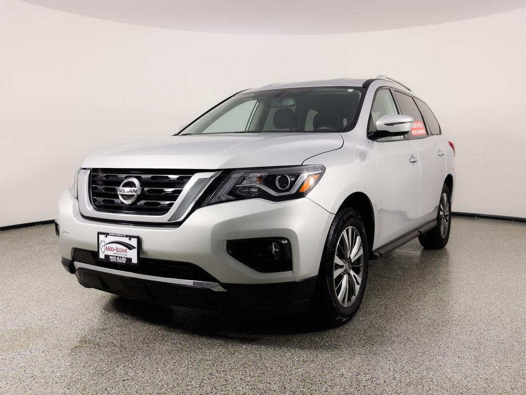 Used 2019 Nissan Pathfinder SV image 3