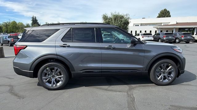 New 2026 Ford Explorer Active image 3