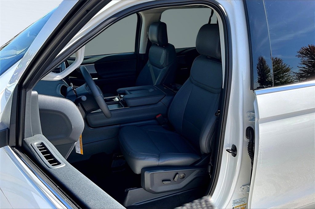 New 2025 Ford Expedition Max Active image 14