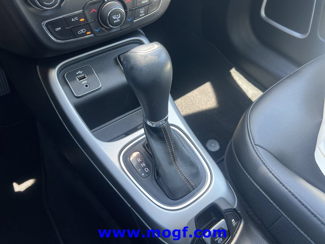 Used 2018 Jeep Compass Latitude w/ Popular Equipment Group FWD image 11
