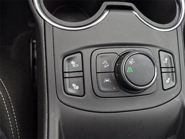 Used 2024 GMC Terrain SLE w/ Driver Convenience Package image 37