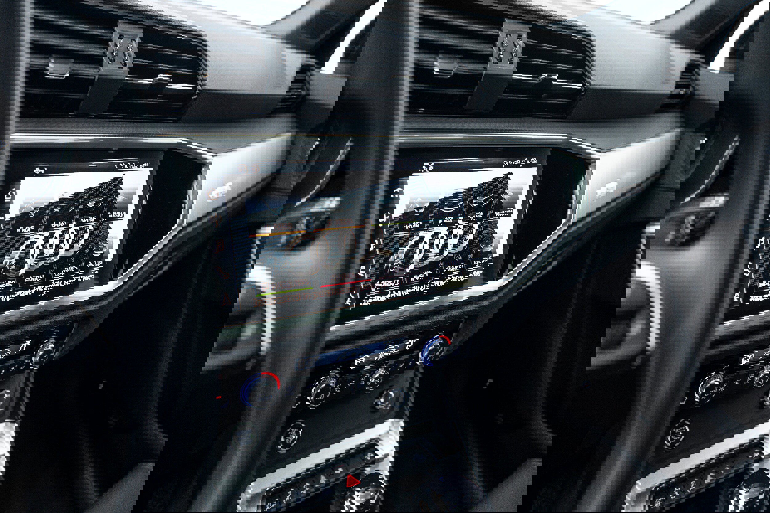 Certified 2025 Audi Q3 2.0T Premium Plus w/ Premium Plus Package AWD/4WD image 12