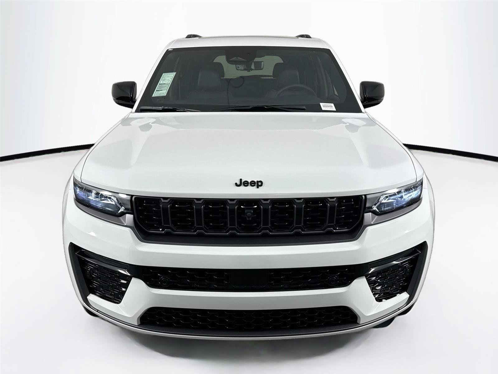 Used 2026 Jeep Grand Cherokee Limited AWD/4WD image 9