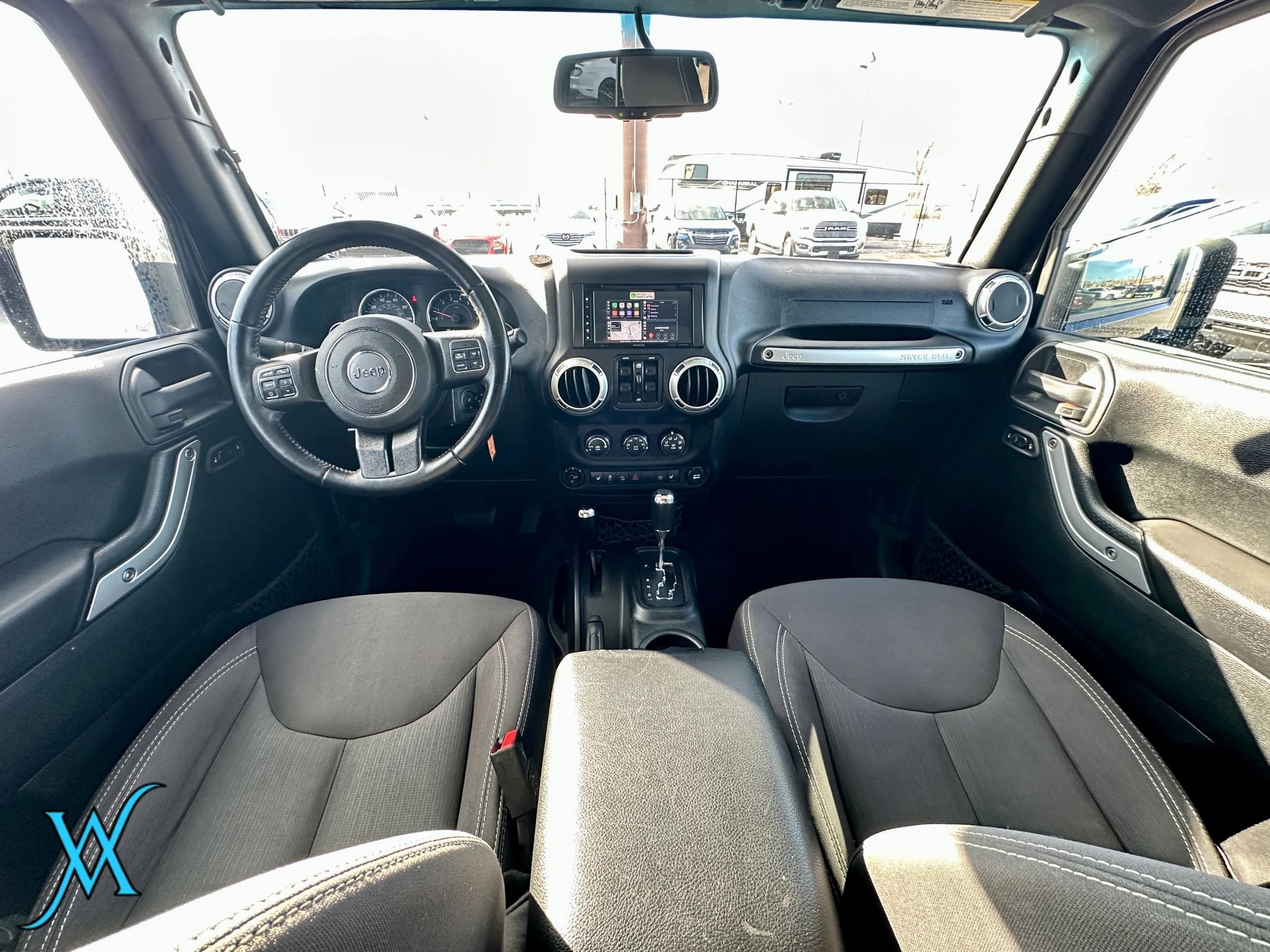 Used 2018 Jeep Wrangler Unlimited Sahara w/ Connectivity Group AWD/4WD image 28