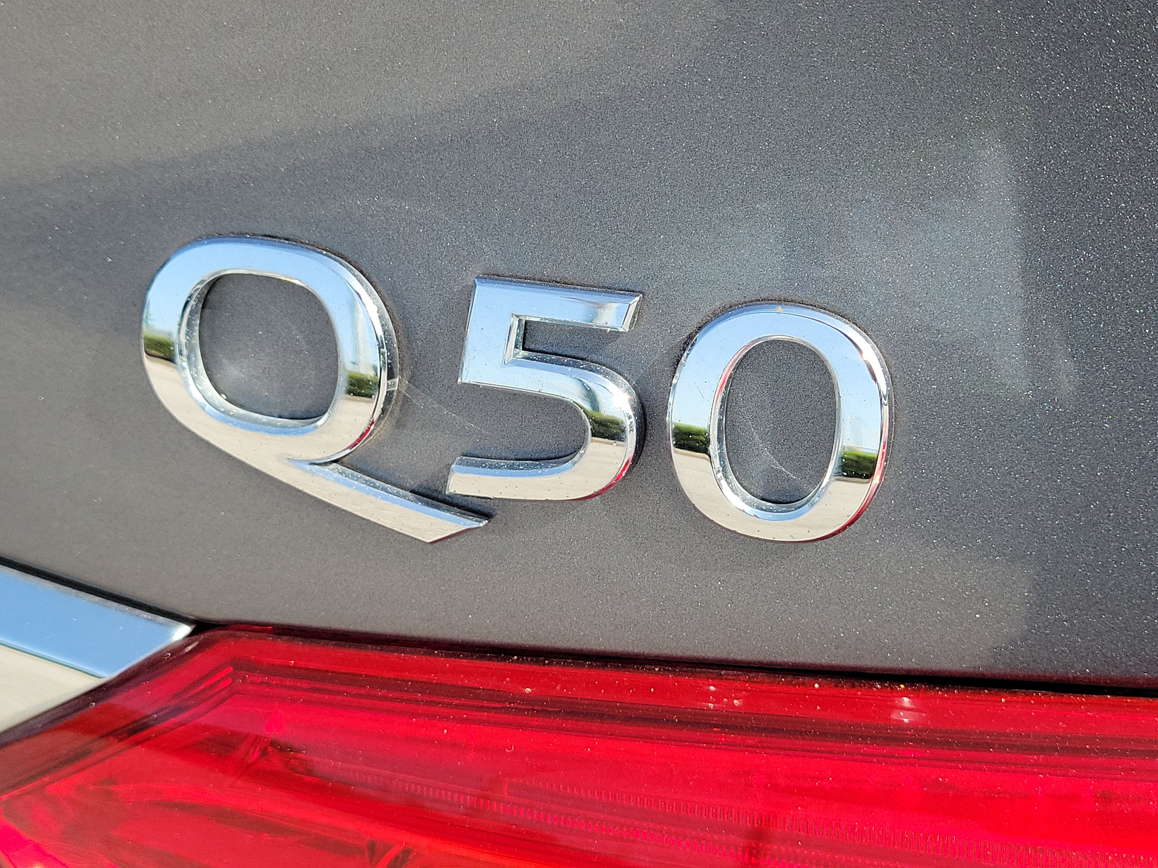 Used 2015 INFINITI Q50 Premium w/ Deluxe Touring Package RWD image 11