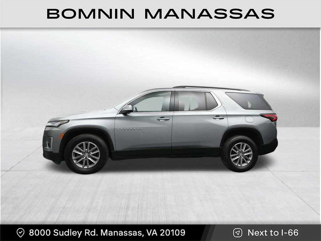 Used 2023 Chevrolet Traverse LT image 2