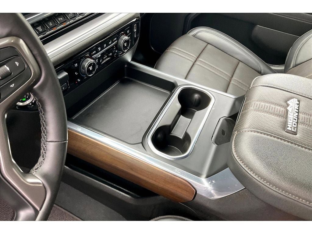 Used 2024 Chevrolet Silverado 2500 High Country w/ High Country Premium Package AWD/4WD image 19