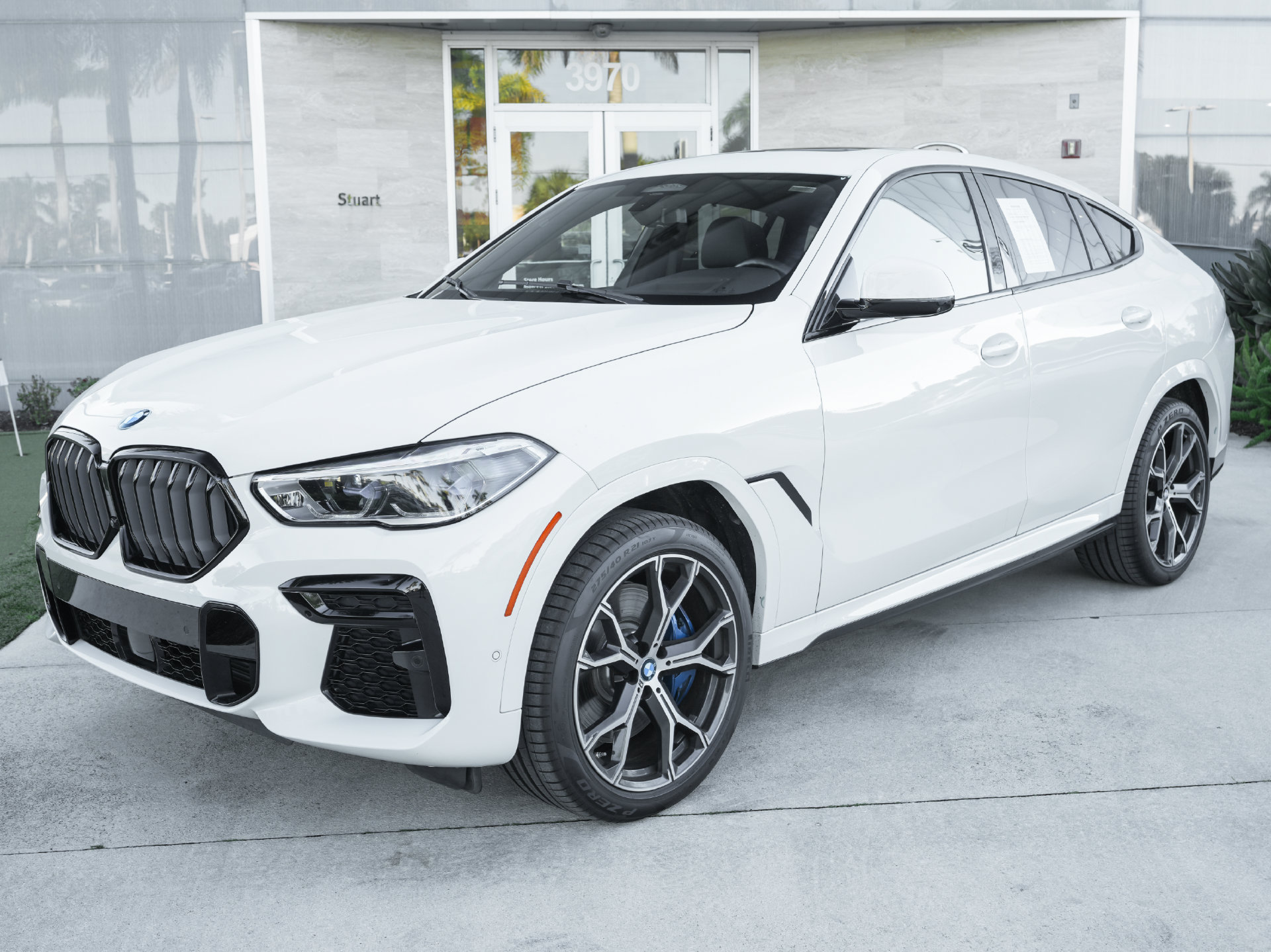 Used 2023 BMW X6 M50i w/ Executive Package AWD/4WD image 31