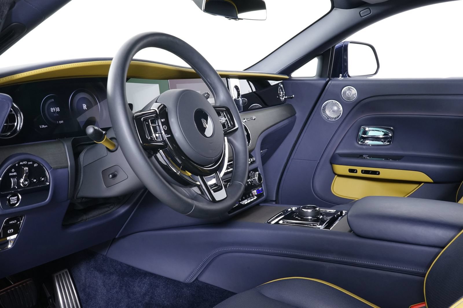 Used 2025 Rolls-Royce Spectre w/ Leather Finishing Pack AWD/4WD image 4