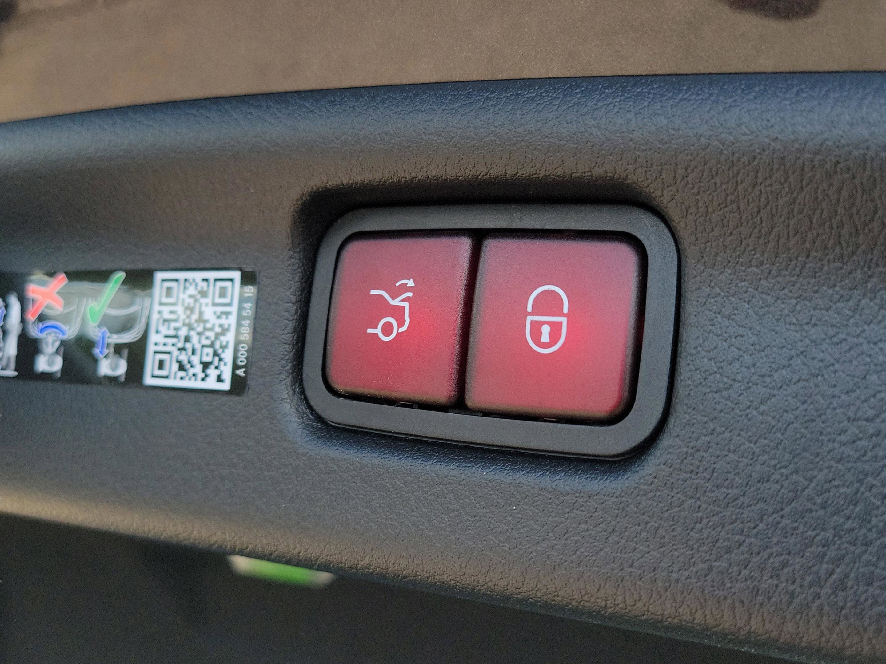 Certified 2026 Mercedes-Benz C 300 Sedan image 9