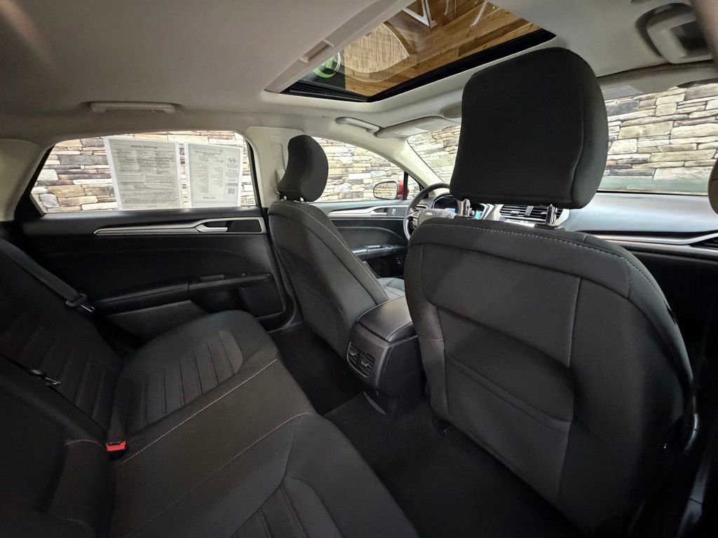 Used 2019 Ford Fusion SE image 31