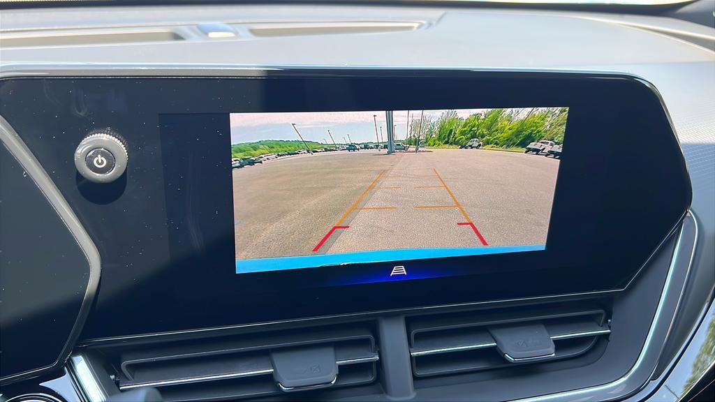 Used 2024 Chevrolet Trax RS w/ Driver Confidence Package FWD image 21