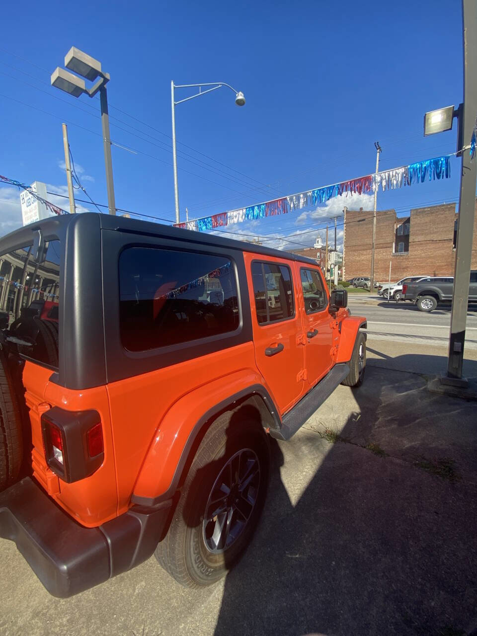 Used 2023 Jeep Wrangler Unlimited Sahara image 5