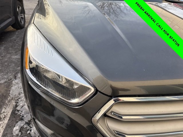 Used 2018 Ford Escape SE w/ Ford Safe & Smart Package image 3